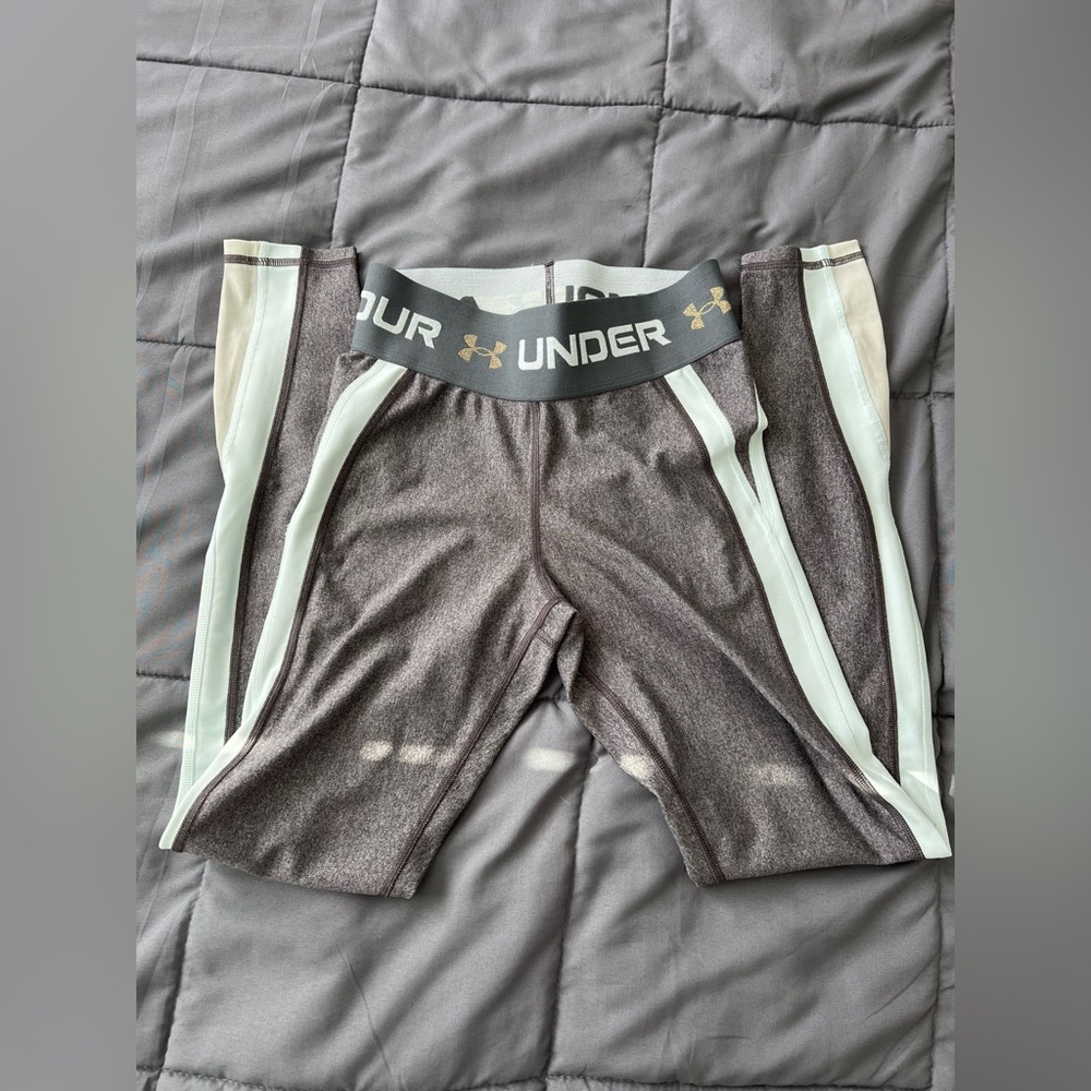Under Armour leggings.